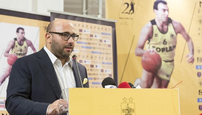 Ο Λάσκαρης ανεβάζει το μπάτζετ. Τι γίνεται με τον Γουάιτ