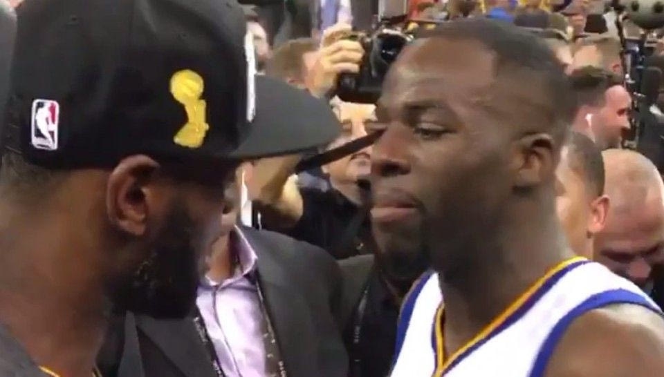 Υπόκλιση Γουόριορς σε Λεμπρόν και Καβαλίερς