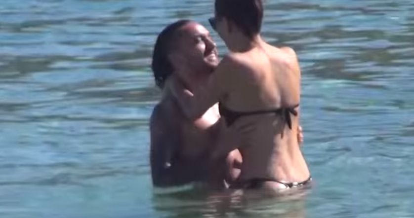 Ερωτικά παιχνίδια σε κοινή θέα ο Ναπολεόνι