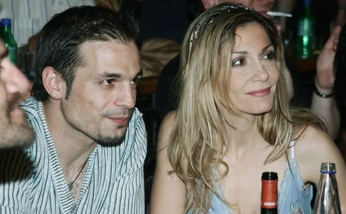 Όταν ο Ντέμης παντρεύτηκε την Βανδή