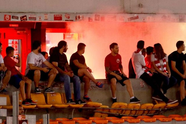 Προσπάθησε να σκαρφαλώσει στην μπασκέτα και δέχθηκε επική παρατήρηση από τον εκφωνητή!