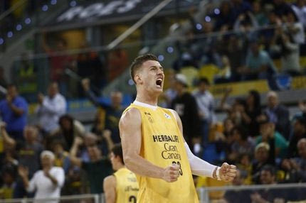 Πήρε σέντερ η Εφές: Όμιτς η επιλογή Περάσοβιτς