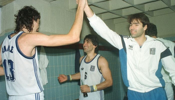 Επιστολή Δ. Παπαδόπουλου στο Contra.gr: “Κύριε” Πολίτη και “κύριε” Βασιλακόπουλε γιατί δεν υποκλίνεστε στον Γκάλη;