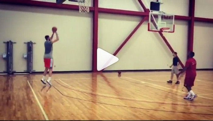 O Παπαγιάννης κάνει… πλάκα από το τρίποντο!