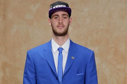 “Γιώργο, πλέον είσαι ο φάρος και η πυξίδα μας”