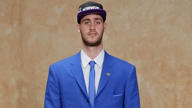 “Γιώργο, πλέον είσαι ο φάρος και η πυξίδα μας”