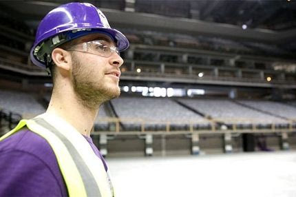 Ξεναγήθηκε στο νέο γήπεδο των Kings ο Παπαγιάννης