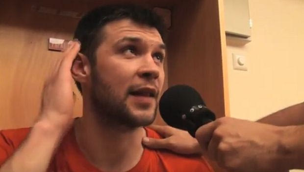 Τα ραντάρ του “Παπ” και η συνέντευξη παρωδία