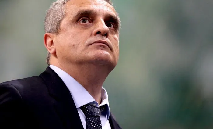 Οι πονοκέφαλοι του Πεδουλάκη για το ΣΕΦ