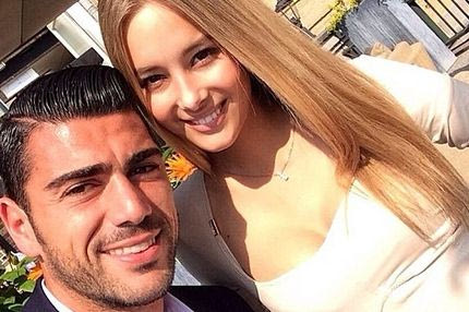 Σε άλλο επίπεδο η λατρεία της κοπέλας του Πελέ για τον σύντροφό της!