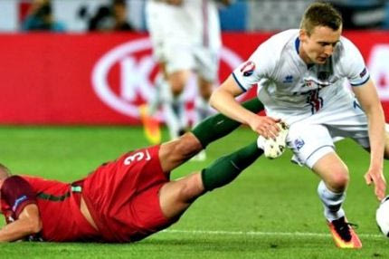 Λίνεκερ: “Πέπε είσαι γιγάντιος μ@@@@ς”