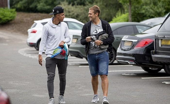 Νίκησε τη λευχαιμία και επέστρεψε στην Άστον Βίλα ο Πετρόφ