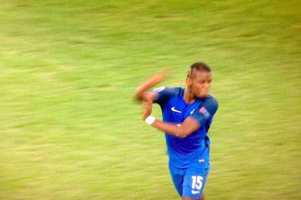 Πογκμπά για τη χειρονομία: “Φανταστείτε ό,τι θέλετε”