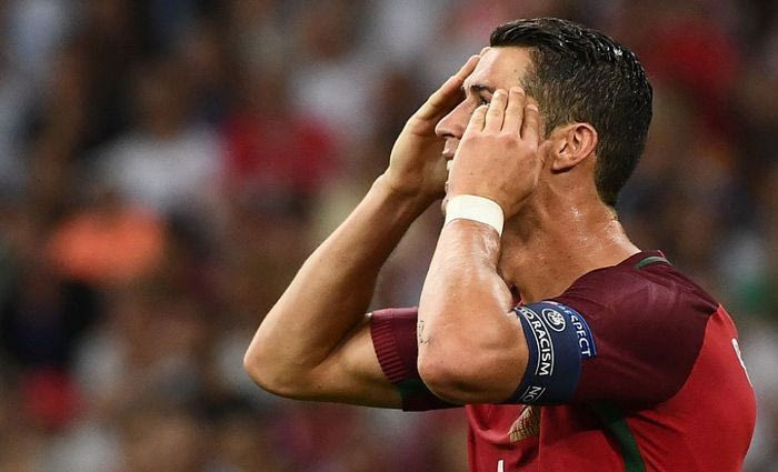 Έχασε τα άχαστα: Έπιασε δύο φορές “αέρα” ο Ρονάλντο