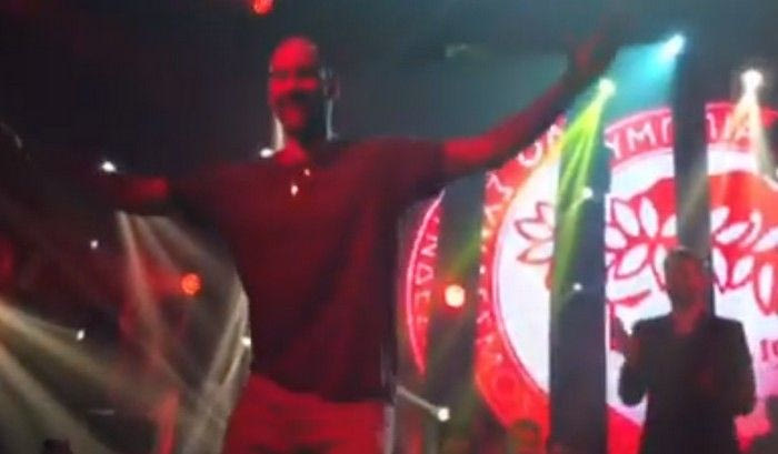 Τραγούδι Πρίντεζη, ζεϊμπέκικο Σπανούλη-Παπανικολάου στα μπουζούκια για Ολυμπιακό