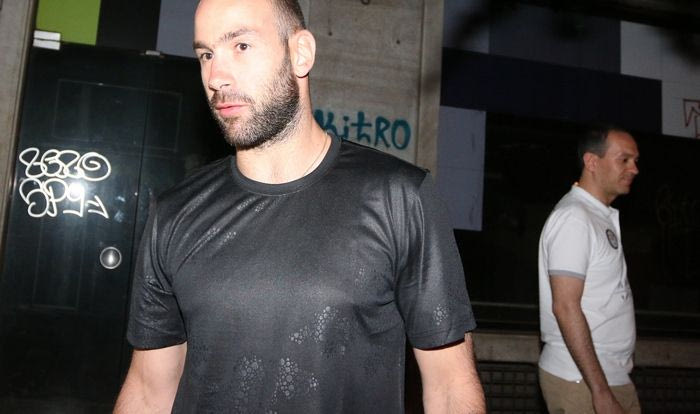 H “απόδραση” των Αγγελόπουλων από τα γραφεία τους