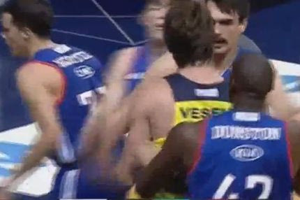 Καβγάς Βέσελι-Ερτέλ και ένταση στο παρκέ