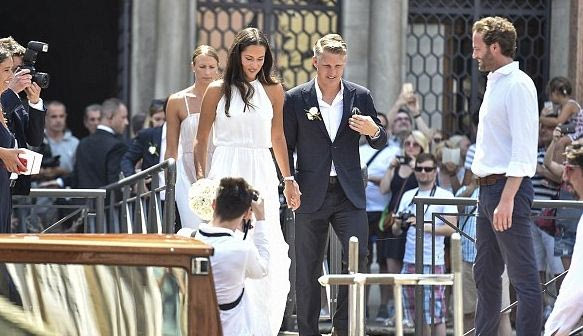 Ο εντυπωσιακός γάμος του Σβαϊνστάιγκερ με την Ιβάνοβιτς στη Βενετία