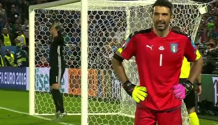 Δεν είδε τα πέναλτι ο Μπουφόν!