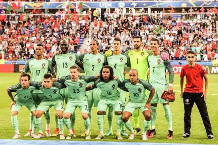 Εισβολέας στην ομαδική φωτογραφία της Πορτογαλίας