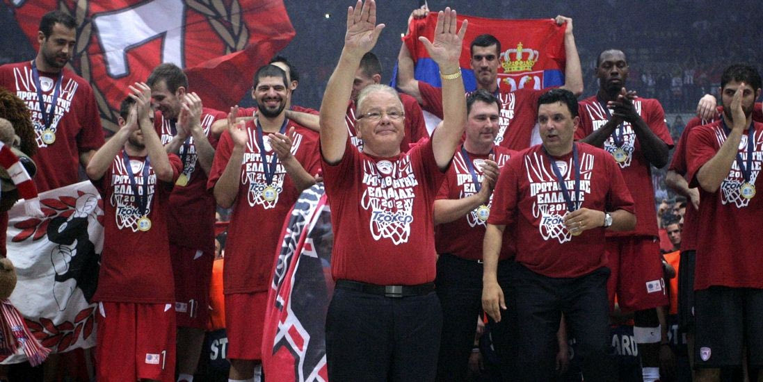 Αποσύρεται από τους πάγκους ο Ντούσαν Ίβκοβιτς