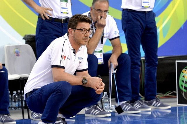 Κατσικάρης: “Ανυπομονώ να δουλέψω στη Λοκομοτίβ”