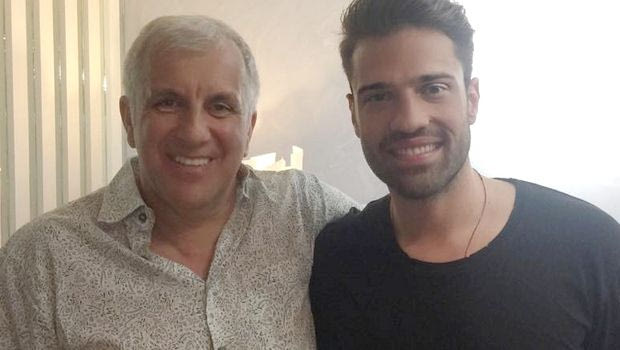 Ο Ομπράντοβιτς στο μαγαζί που τραγουδά ο Αργυρός