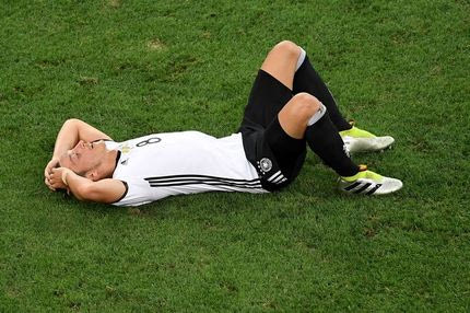 Η αγκαλιά των Ζιρού-Κοσιελνί στον απαρηγόρητο Εζίλ