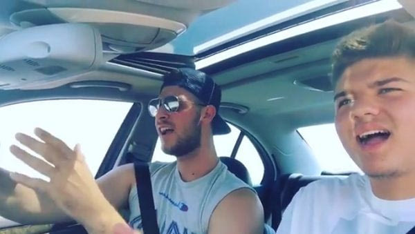 Ο Παπαγιάννης τραγουδάει Αργυρό!