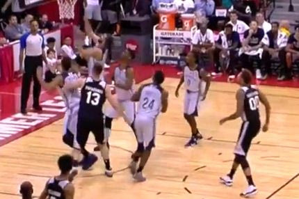 Παπαγιάννης εναντίον Γιάνκοβιτς στο Summer League