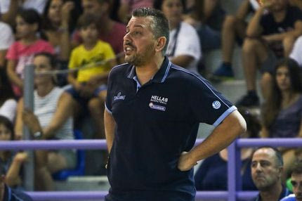 Παπαθεοδώρου: “Είχα μόνο δύο παίκτες με χρόνο συμμετοχής στις ομάδες τους”