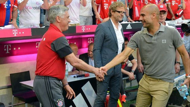 Ο “Πεπ” έδινε αυτόγραφα την ώρα του αγώνα