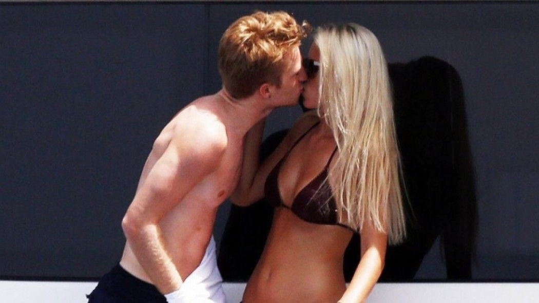 Ο Ρόις και η σύντροφός του έβαλαν “φωτιά” στην Ίμπιζα