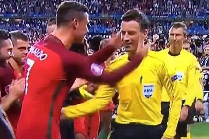 Δεν γλίτωσε ούτε ο διαιτητής από τη χαρά του Ρονάλντο