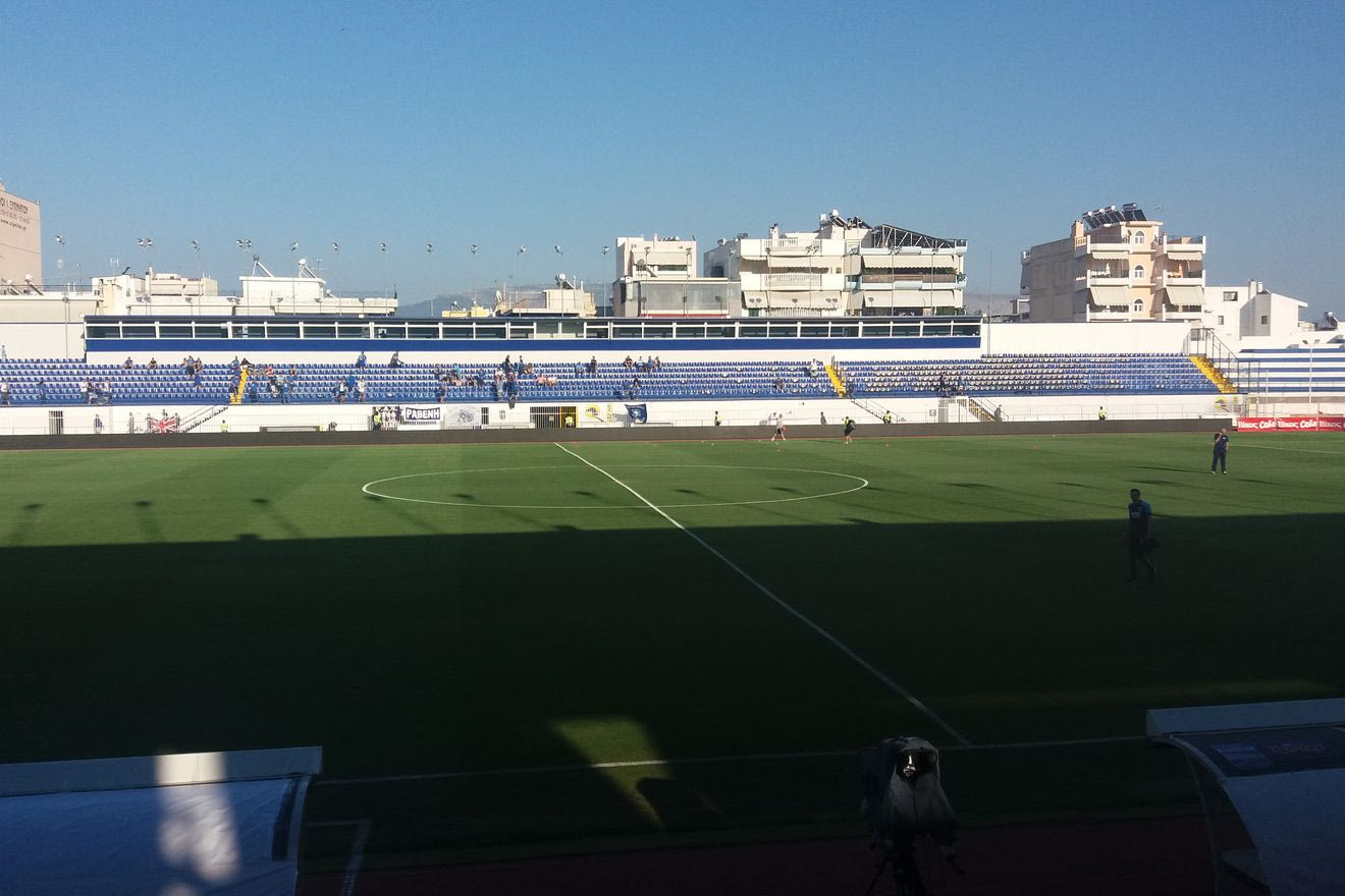 O “εκλεκτός θεατής” στο γήπεδο του Περιστερίου