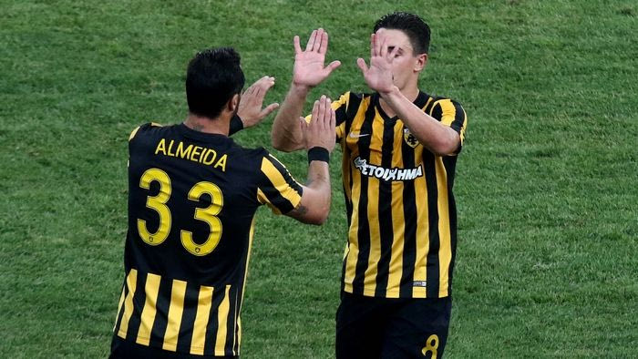 Άλλαξαν νούμερα οι Βάργκας και Αλμέιδα