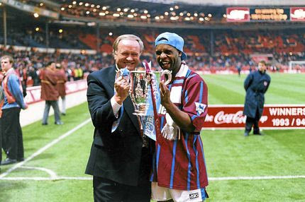 Αστυνομικοί πυροβόλησαν με taser και σκότωσαν πρώην παίκτη της Άστον Βίλα