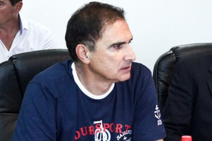 Ο Μποροβόλης πρότεινε τον Αλαφούζο για πρόεδρο!