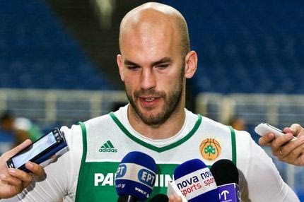 Καλάθης: “Ο Μπουρούσης είναι ο καλύτερος ψηλός της Euroleague”