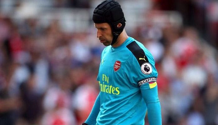 O Τσεχ τράκαρε στο πάρκινγκ του γηπέδου