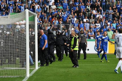 Επεισόδια και διακοπή στο Μαγδεμβούργο – Άιντραχτ