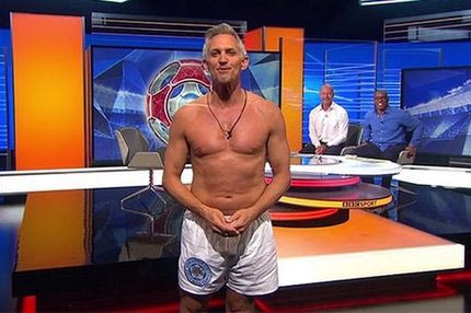 Με το εσώρουχο ο Λίνεκερ στην τηλεόραση