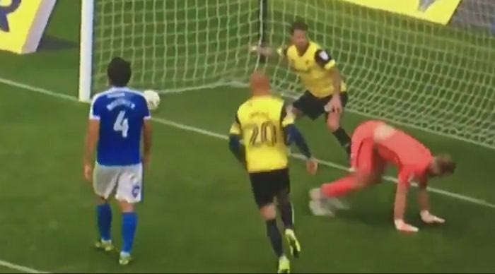 Έβαλε γκολ και τρόλαρε τον αντίπαλο τερματοφύλακα