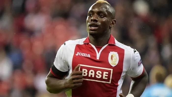 Υπέγραψε κι έφυγε ο Εμποκού