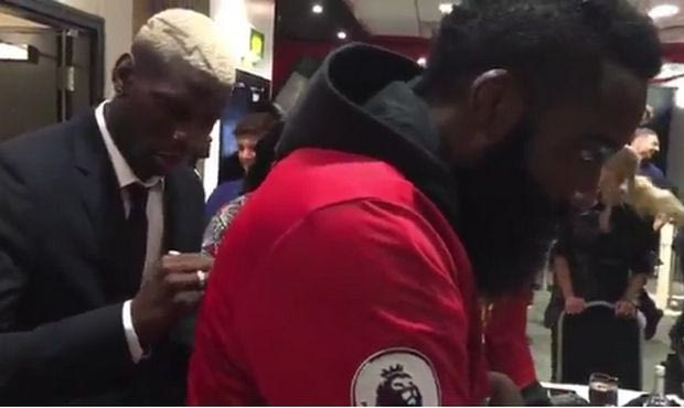 Ο Χάρντεν στο “Ολντ Τράφορντ” για υπογραφή από Πογκμπά