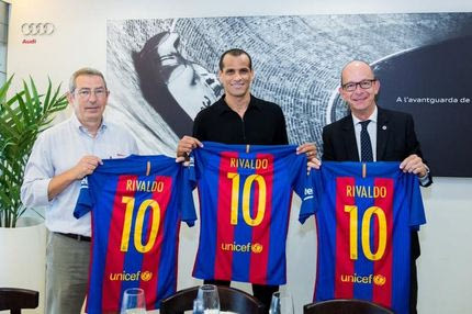 Υπέγραψε… ξανά στην Μπαρτσελόνα ο Ριβάλντο