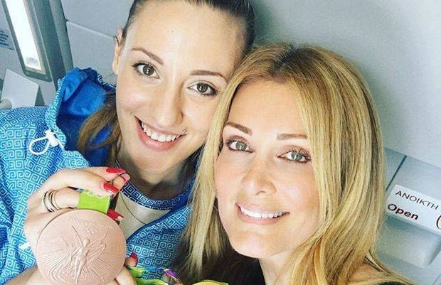 Η selfie της Κορακάκη με την Θεοδωρίδου