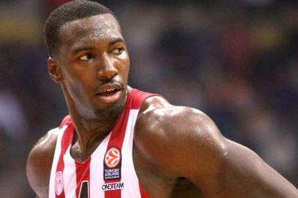 VIDEO: Ο Γιανγκ βάζει τρίποντο και γίνεται χαμός!