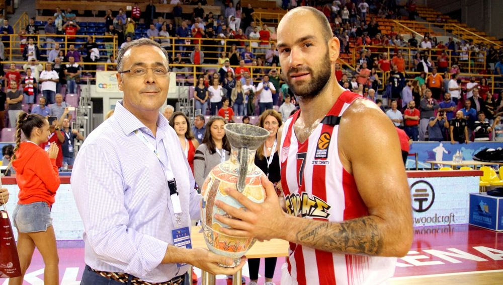 Οι βουβουζέλες, η τρίτη ηλικία και ο έρωτας με Σπανούλη