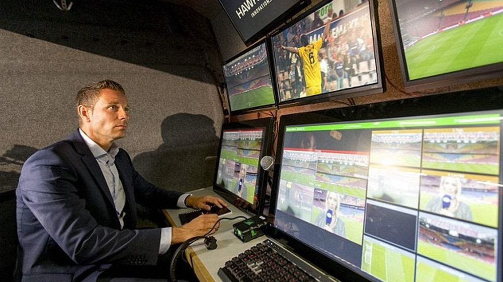 Με χρήση βίντεο αποβολή σε ματς του Άγιαξ